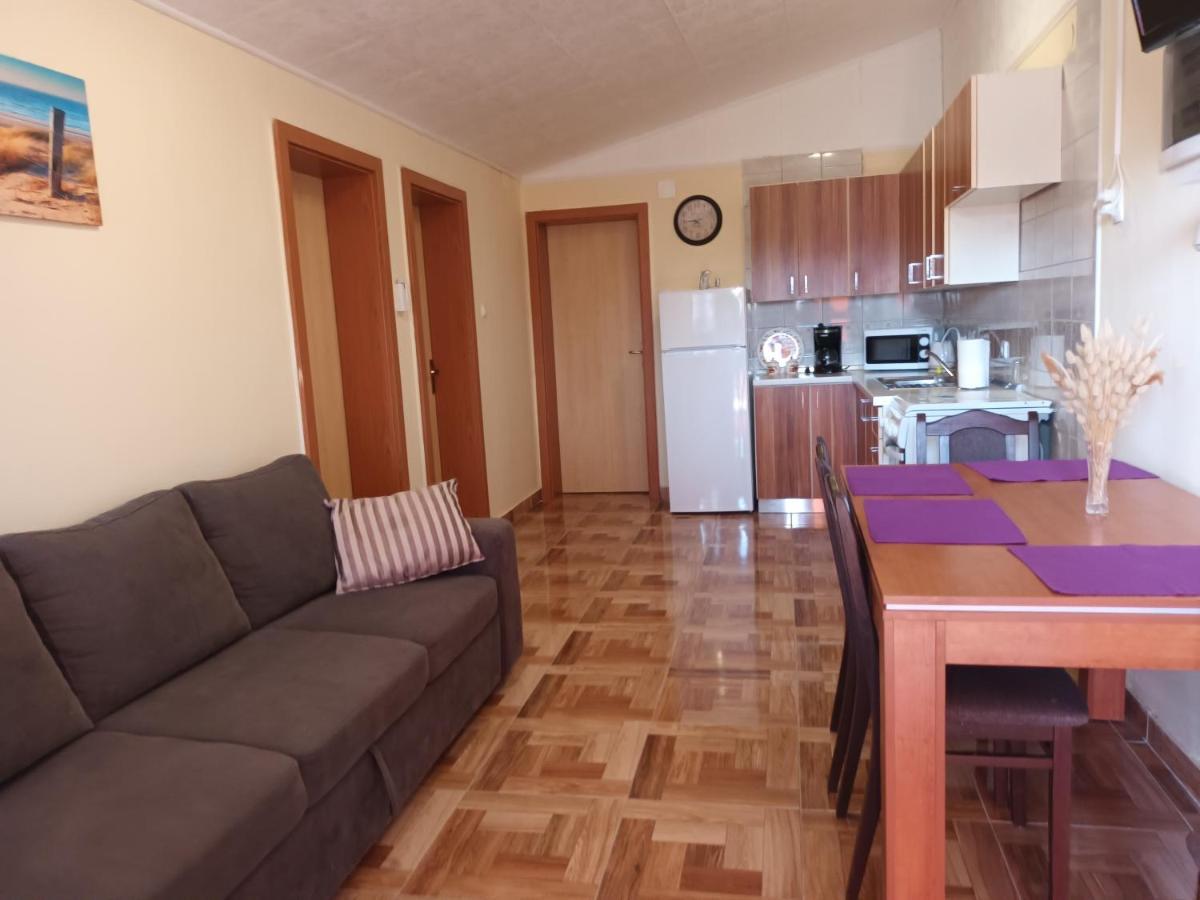 Apartman Zlata Vir Exteriör bild