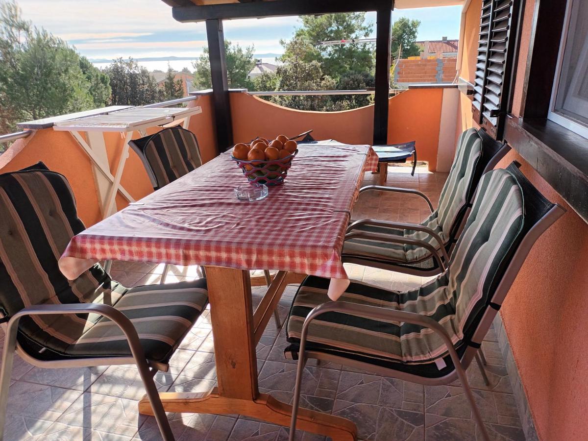 Apartman Zlata Vir Exteriör bild