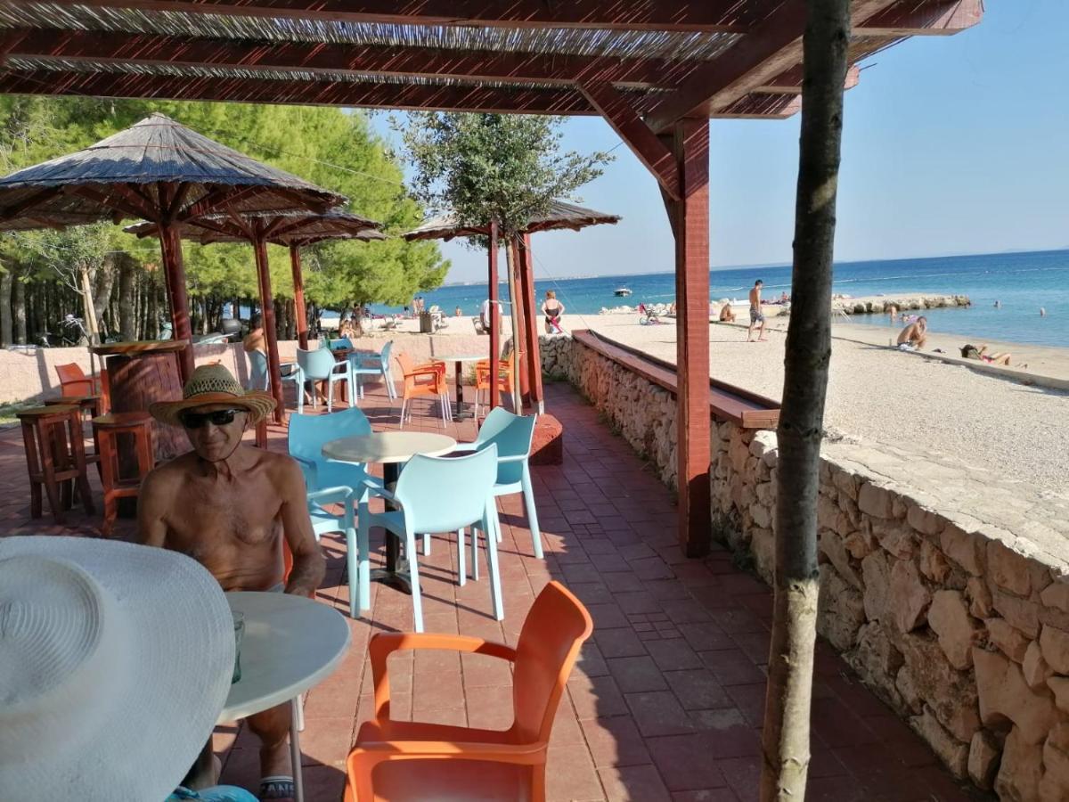 Apartman Zlata Vir Exteriör bild